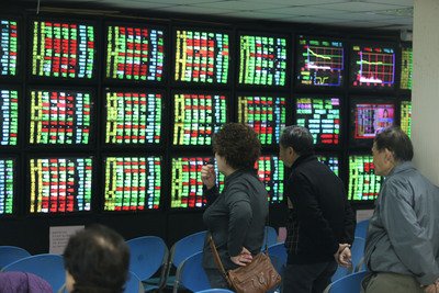Тайваньские инвесторы на рынке ценных бумаг уверены в будущем
