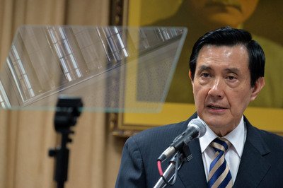 Президент КР назвал Консенсус 1992 г основой развития отношений между двумя берегами
