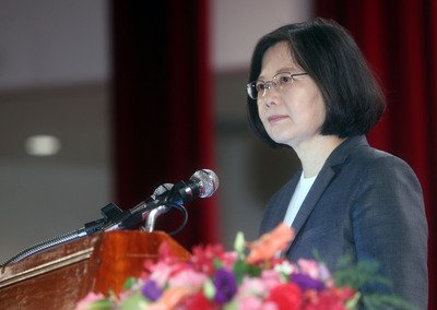 Президент КР: Реформа пенсионной системы страны будет учитывать специфику профессии военнослужащих