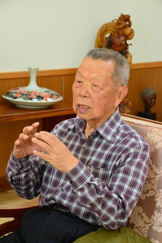 90-летний генерал-майор вновь стал студентом