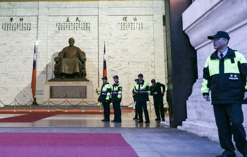 Во избежание конфликтов в обществе Мемориальный зал Чан Кай-ши в Тайбэе будет закрыт 28 февраля