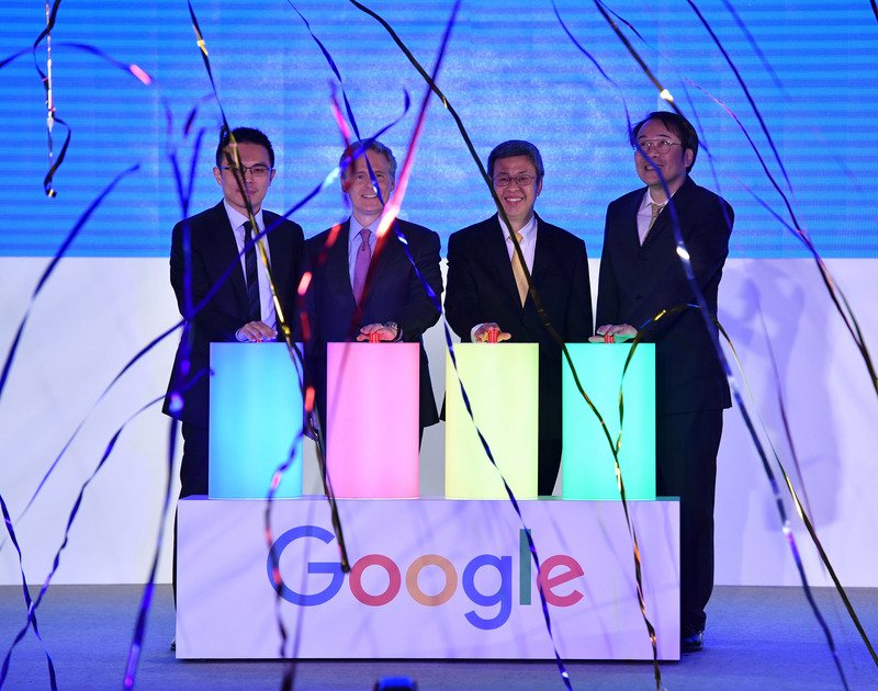 Google примет на работу 300 тайваньских специалистов