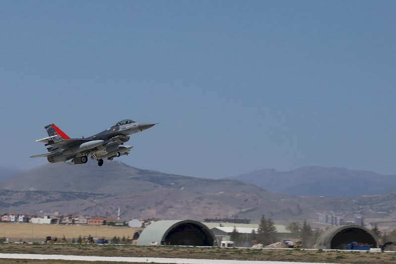 Произошёл инцидент с истребителем F-16; пилот не пострадал