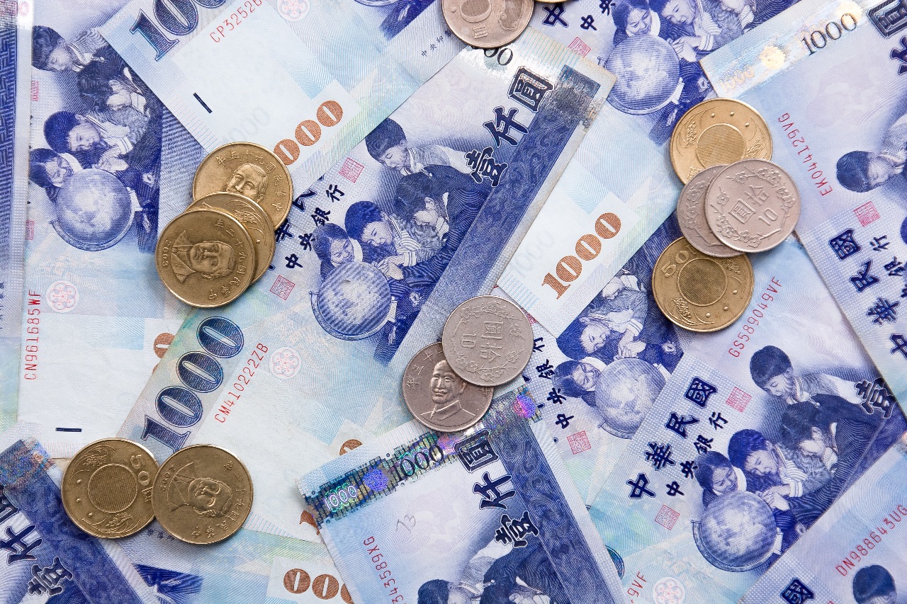 Министерство труда Тайваня повысит минимальную зарплату на 4,05%