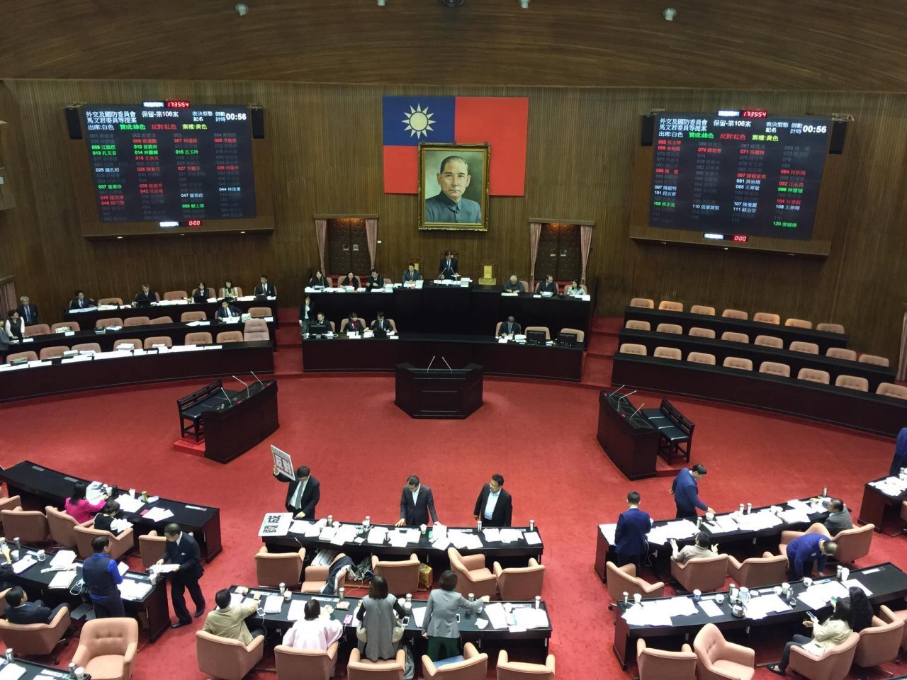 Ни одна из партий не получила парламентского большинства