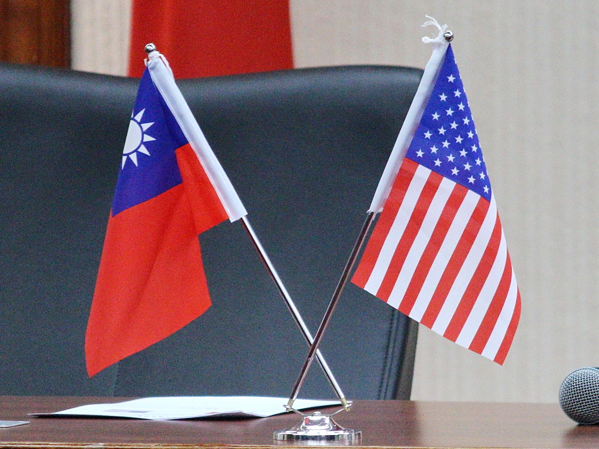 Президент США подписал законопроект о военной помощи Тайваню