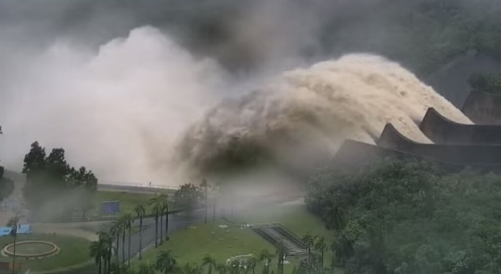Водохранилища Тайваня пополнятся на 1,38 млрд тонн воды благодаря тайфуну «Гаеми»